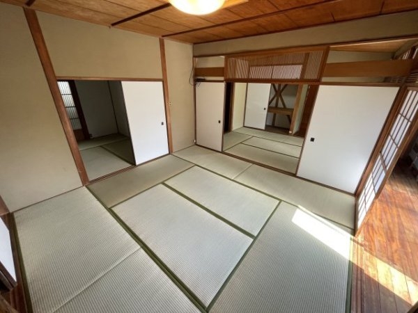 宝塚市野上４丁目の貸家