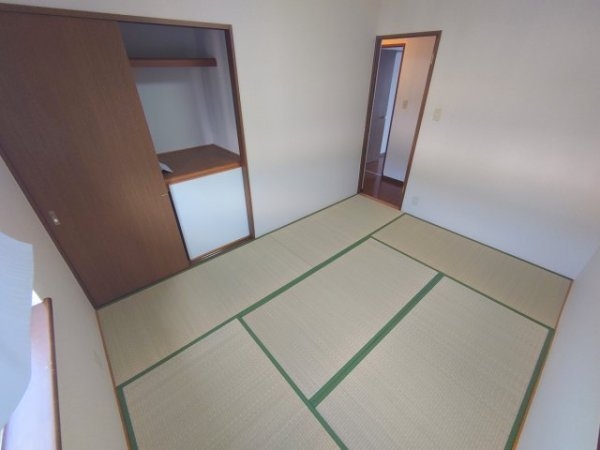 西宮市下大市東町のテラスハウス