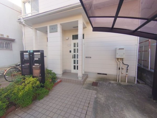 西宮市下大市東町のテラスハウス