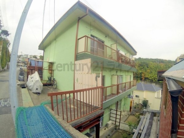宝塚市山本台２丁目のアパート