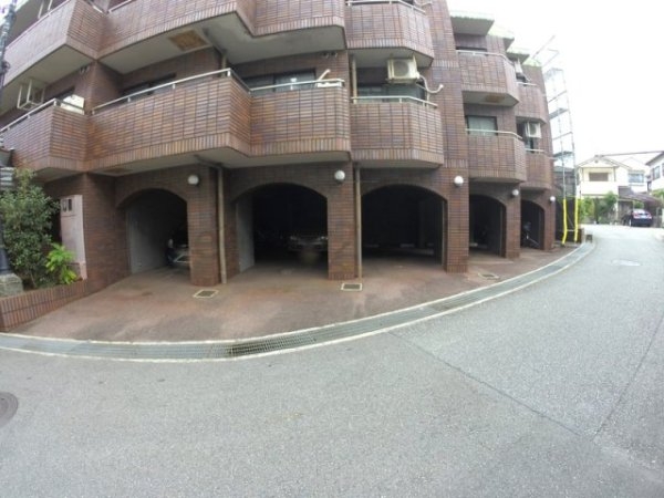 宝塚市山本中２丁目のマンション