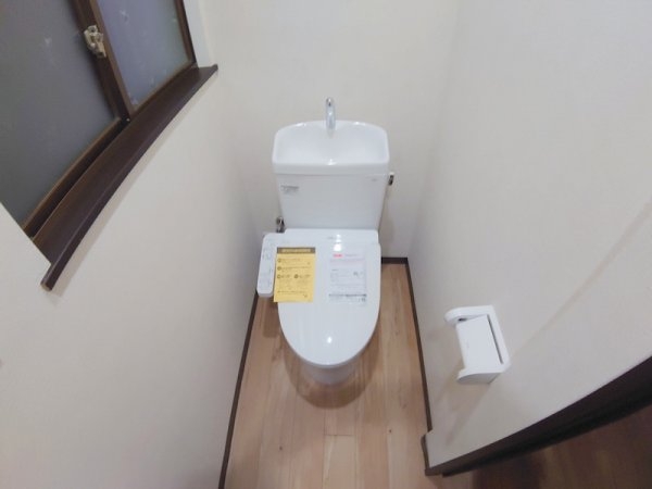 川西市美園町の貸家