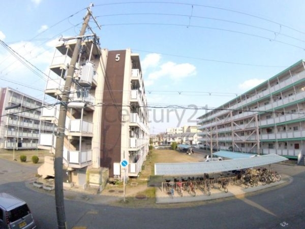 宝塚市山本丸橋４丁目のテラスハウス