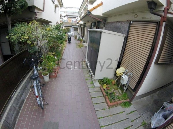 宝塚市山本丸橋４丁目のテラスハウス