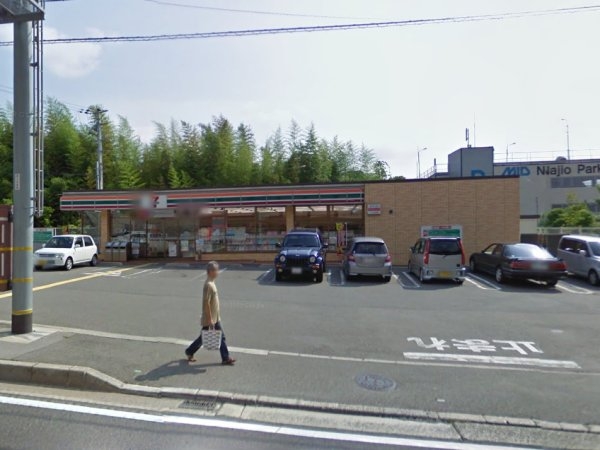 西宮市東山台2丁目のマンション(セブンイレブン西宮塩瀬町店)
