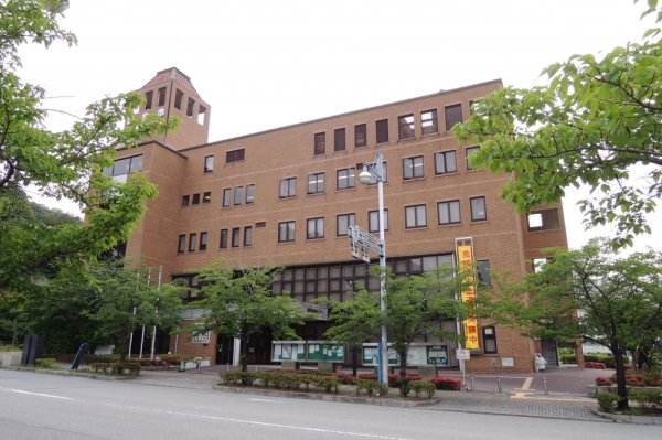 西宮市東山台2丁目のマンション(西宮市役所塩瀬支所)