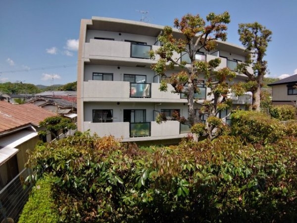 宝塚市平井２丁目のアパート
