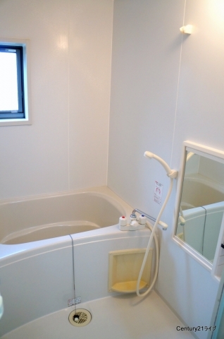 宝塚市花屋敷松ガ丘のアパート