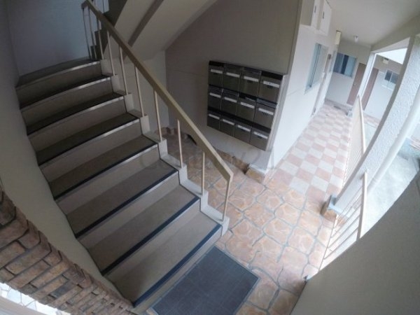 宝塚市鹿塩２丁目のマンション