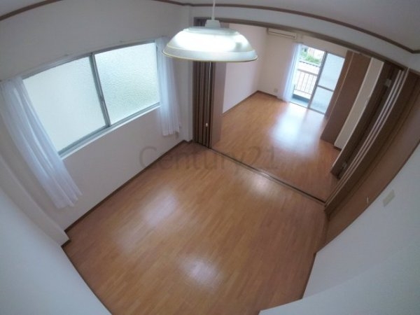 宝塚市鹿塩２丁目のマンション