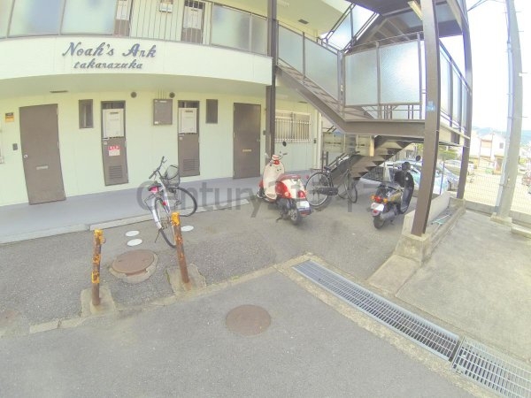宝塚市高司２丁目のマンション