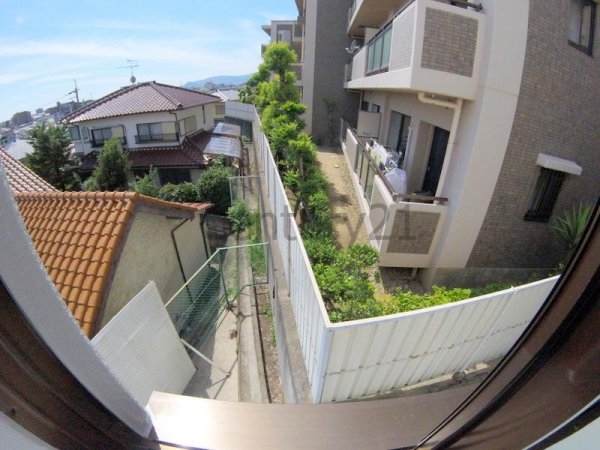 川西市寺畑１丁目のマンション