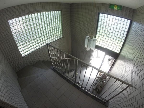 川西市寺畑１丁目のマンション