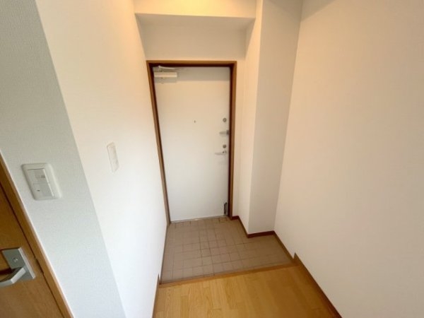 川西市向陽台３丁目のマンション