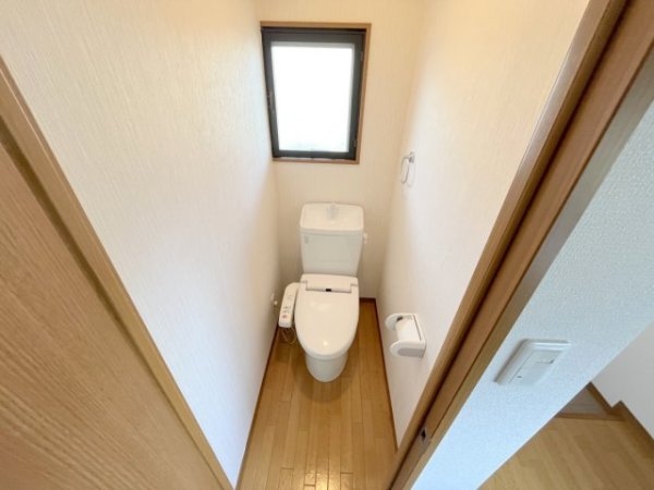 川西市向陽台３丁目のマンション