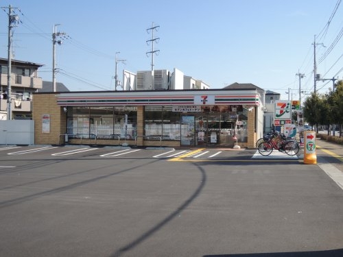 宝塚市光明町のマンション(セブン-イレブン宝塚高司2丁目店)