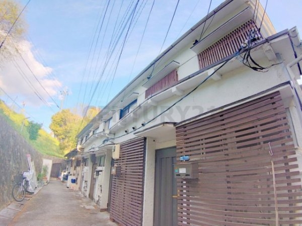 宝塚市花屋敷荘園１丁目のテラスハウス