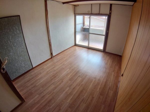 宝塚市花屋敷荘園１丁目のテラスハウス