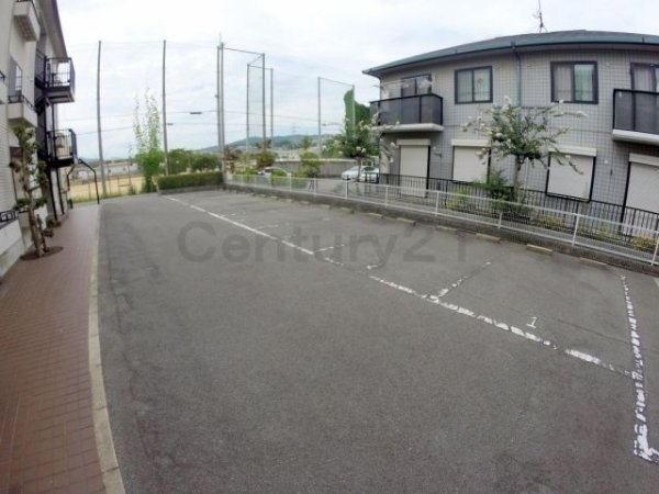 宝塚市南ひばりガ丘２丁目のマンション