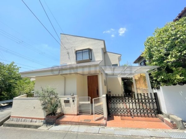宝塚市中山五月台３丁目の貸家