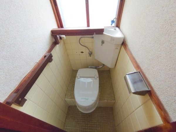 宝塚市中筋６丁目のアパート