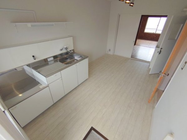 宝塚市鹿塩１丁目のマンション