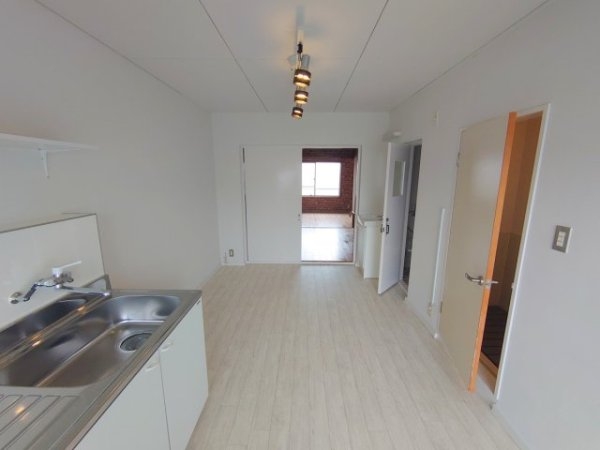 宝塚市鹿塩１丁目のマンション
