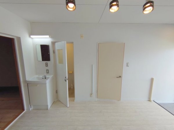 宝塚市鹿塩１丁目のマンション
