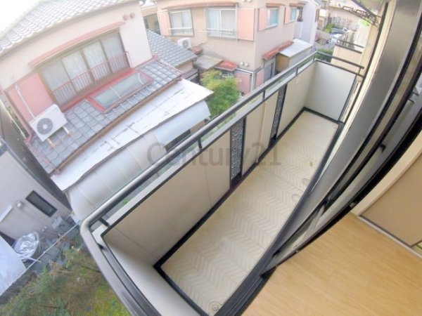 伊丹市松ケ丘１丁目のアパート
