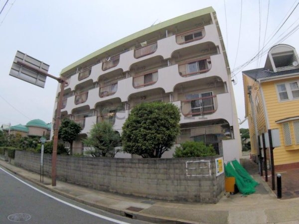 伊丹市緑ケ丘１丁目のマンション