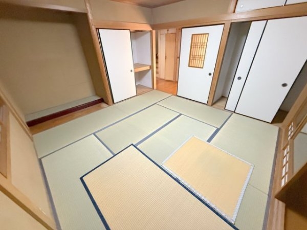 川西市新田１丁目の貸家