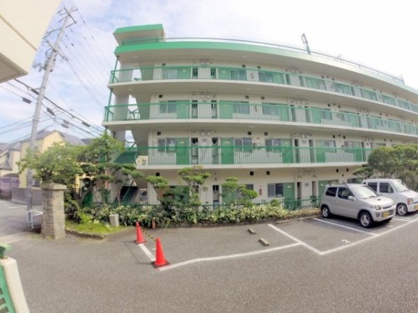 宝塚市鹿塩１丁目のマンション