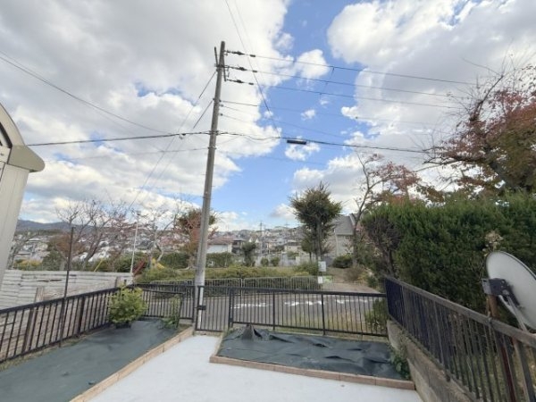 川西市湯山台２丁目のテラスハウス