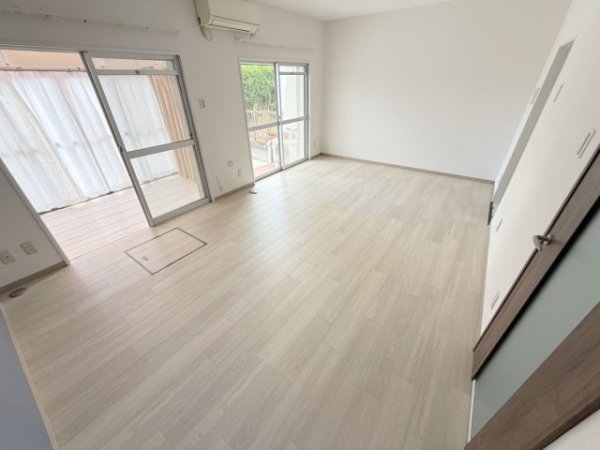 川西市湯山台２丁目のテラスハウス