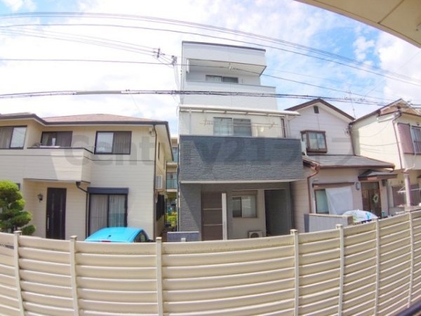 西宮市高木東町のアパート