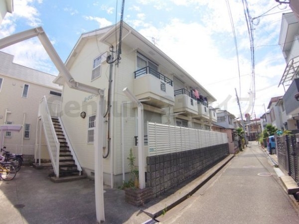 西宮市高木東町のアパート