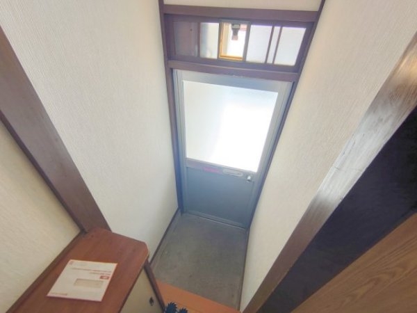 川西市霞ケ丘２丁目のテラスハウス