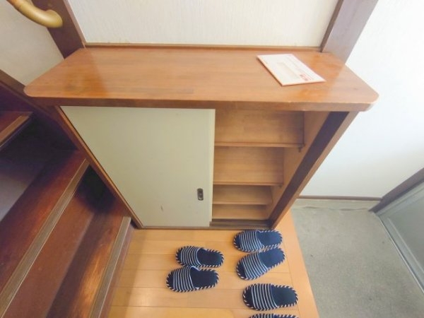 川西市霞ケ丘２丁目のテラスハウス
