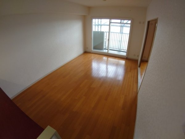 伊丹市緑ケ丘７丁目のマンション
