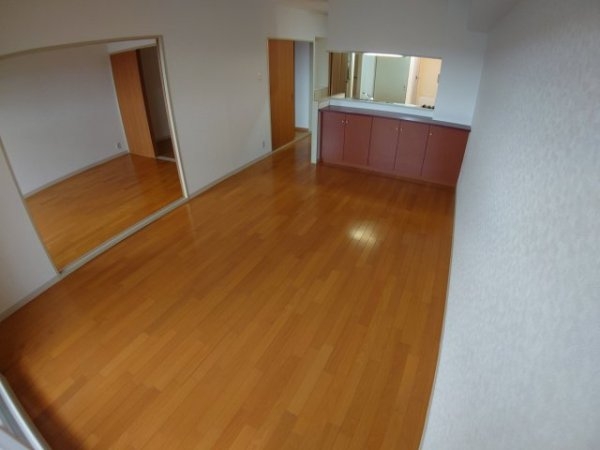 伊丹市緑ケ丘７丁目のマンション