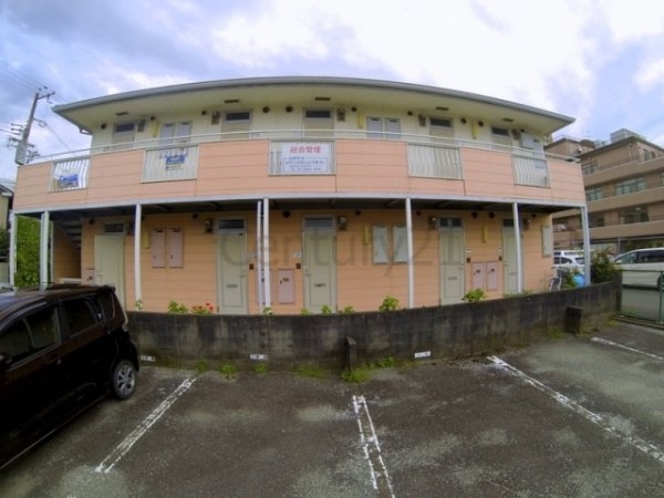 川西市中央町のアパート