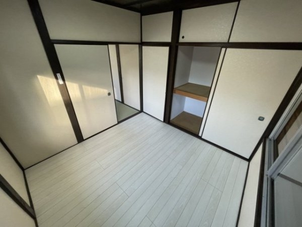 宝塚市中州２丁目のテラスハウス