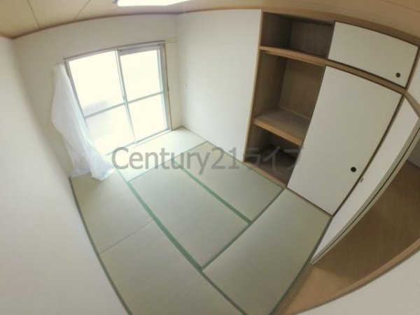 宝塚市鹿塩２丁目のマンション