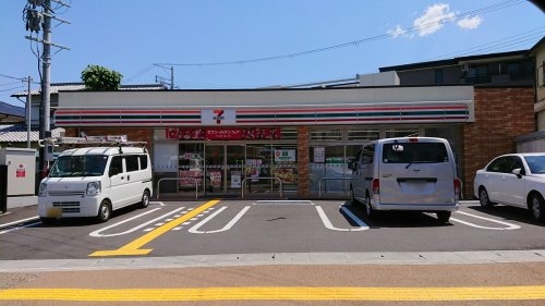 宝塚市小林１丁目のマンション(セブン-イレブン宝塚伊孑志3丁目店)