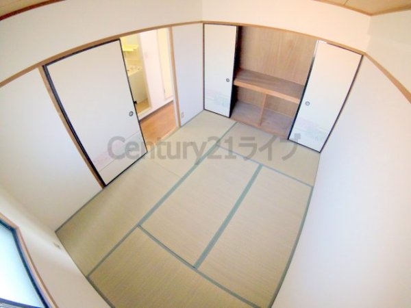 伊丹市荻野２丁目のマンション