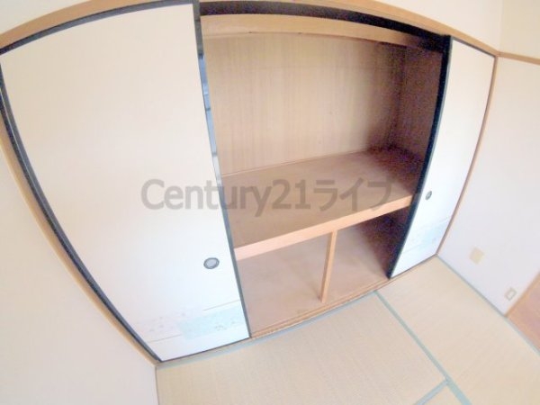 伊丹市荻野２丁目のマンション