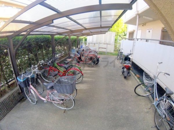 伊丹市荻野２丁目のマンション