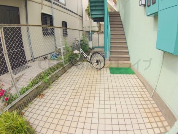 伊丹市千僧４丁目のマンション
