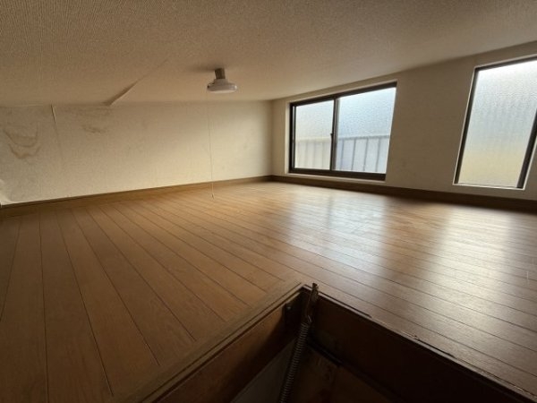 宝塚市安倉西４丁目のテラスハウス