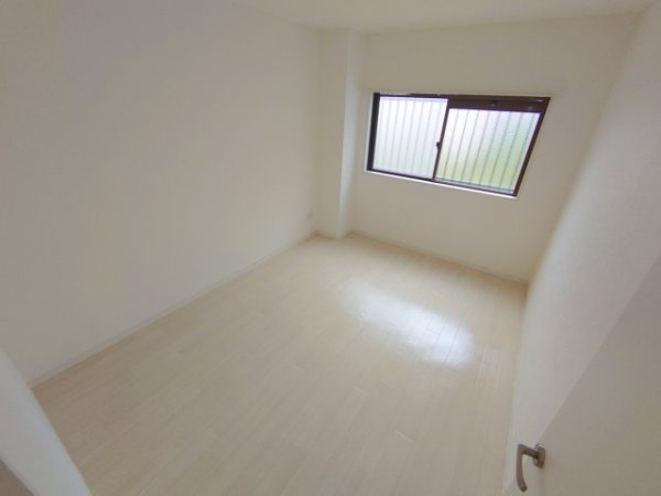 宝塚市鹿塩１丁目のマンション